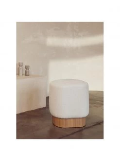 Alex Rivière x Westwing Collection Bouclé-Hocker Yves in Hellbeige, B 43 x H 47 cm 8 Alex Rivière x Westwing Collection Bouclé-Hocker Yves in Hellbeige, B 43 x H 47 cm -Westwingnow Geschaft Boucle Hocker Yves in Hellbeige 2