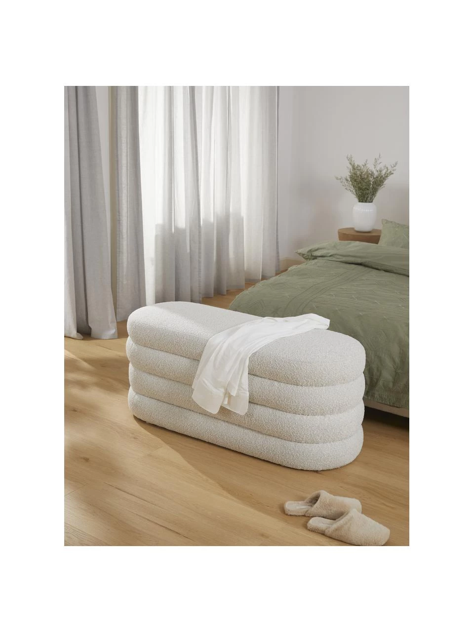 Westwing Collection Bouclé-Polsterbank Alto in Cremeweiß, B 110 x H 47 cm 2 Westwing Collection Bouclé-Polsterbank Alto in Cremeweiß, B 110 x H 47 cm – Bild 2