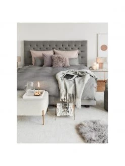 Westwingnow Geschaft -Westwingnow Geschaft Breiter Samt Hocker Harper in Hellgrau 1