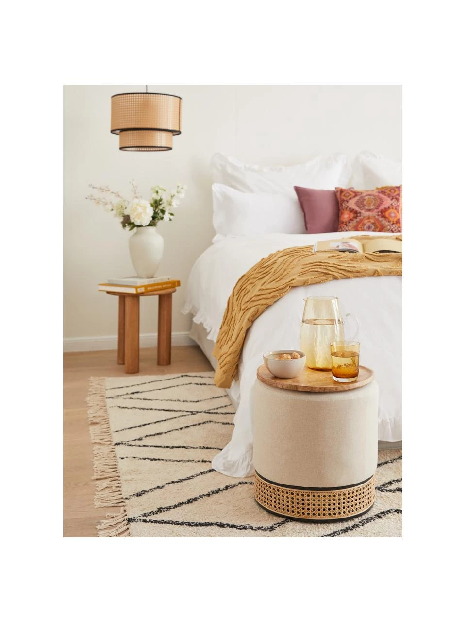 Westwing Collection Hocker Mara in Beige mit Wiener Geflecht, Ø 37 x H 39 cm 2 Westwing Collection Hocker Mara in Beige mit Wiener Geflecht, Ø 37 x H 39 cm – Bild 2