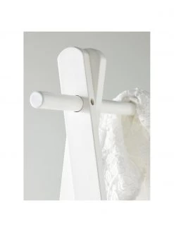 Kleiderständer Cloe aus Eichenholz in Weiß, B 91 x H 159 cm -Westwingnow Geschaft Kleiderstander Cloe aus Eichenholz in Weiss 2