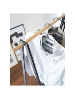 Yamazaki Metall-Kleiderst&auml;nder Tower in Schwarz, B 52 x H 140 cm -Westwingnow Geschaft Metall Kleiderstander Tower in Schwarz 5