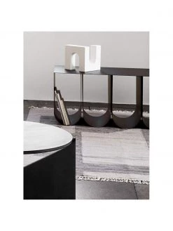 Kristina Dam Metall-Sitzbank Curved in Schwarz, B 110 x H 42 cm -Westwingnow Geschaft Metall Sitzbank Curved in Schwarz 2