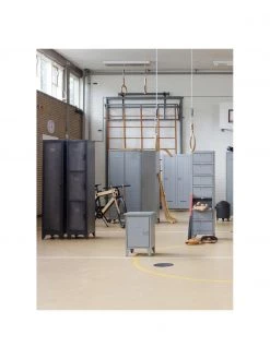 Metall-Spind Cas mit 3 T&uuml;ren, B 38 x H 180 cm -Westwingnow Geschaft Metall Spind Cas mit 3 Turen 5