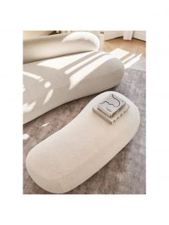 Westwing Collection Nierenförmiger Hocker Alba aus Teddyfell in Cremefarben, B 130 x T 62 cm -Westwingnow Geschaft Nierenformiger Hocker Alba aus Teddyfell in Cremefarben 2