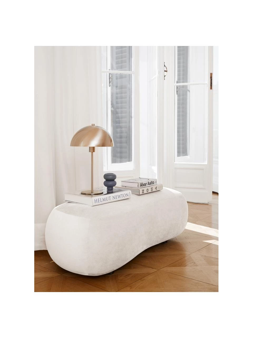 Westwing Collection Nierenförmiger Hocker Alba in Cremefarben, B 130 x T 62 cm 2 Westwing Collection Nierenförmiger Hocker Alba in Cremefarben, B 130 x T 62 cm – Bild 2