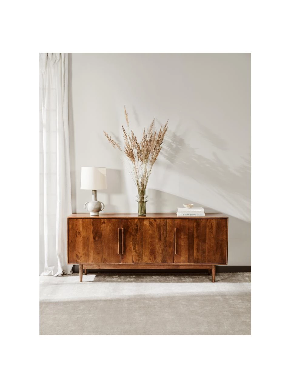 Westwing Collection Retro Sideboard Paul mit Türen aus massivem Mangoholz, B 180 x H 75 cm 2 Westwing Collection Retro Sideboard Paul mit Türen aus massivem Mangoholz, B 180 x H 75 cm – Bild 2