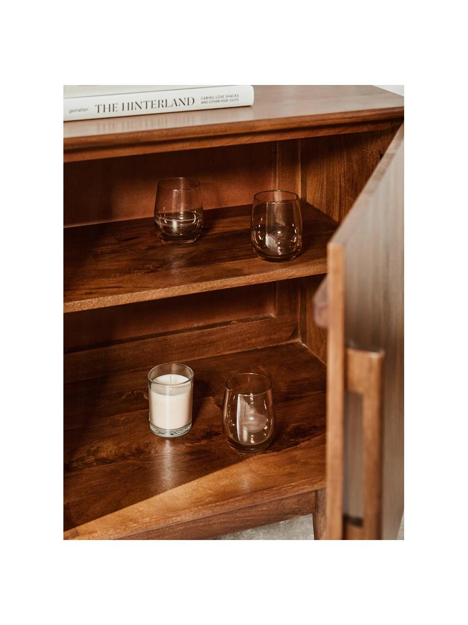 Westwing Collection Retro Sideboard Paul mit Türen aus massivem Mangoholz, B 180 x H 75 cm 3 Westwing Collection Retro Sideboard Paul mit Türen aus massivem Mangoholz, B 180 x H 75 cm – Bild 3