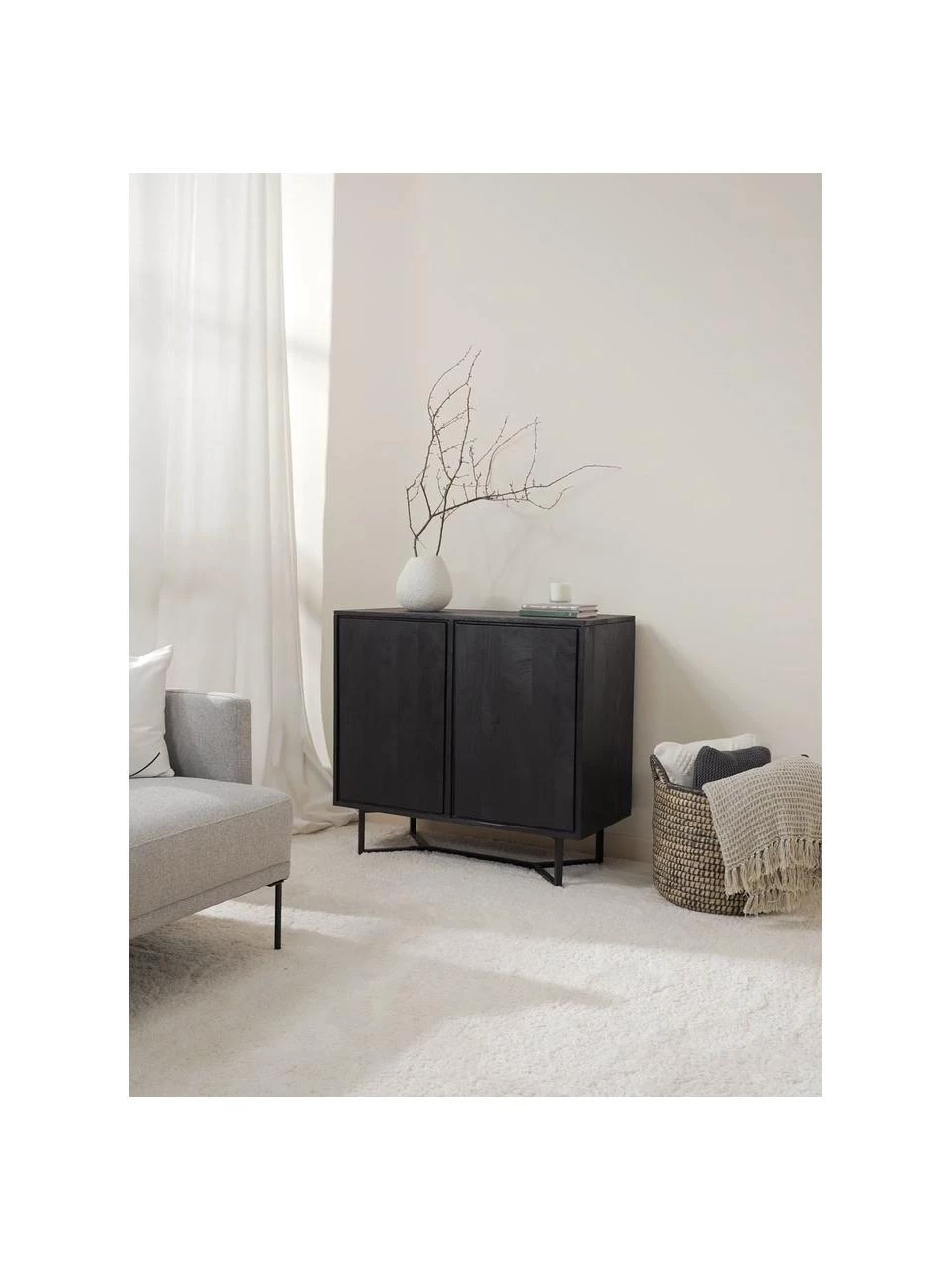 Westwing Collection Sideboard Luca aus Massivholz in Schwarz, B 90 x H 83 cm 2 Westwing Collection Sideboard Luca aus Massivholz in Schwarz, B 90 x H 83 cm – Bild 2