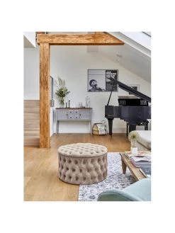 Westwing Collection XL Samt-Hocker Chiara mit Stauraum in Beige, Ø 70 x H 42 cm 8 Westwing Collection XL Samt-Hocker Chiara mit Stauraum in Beige, Ø 70 x H 42 cm -Westwingnow Geschaft XL Samt Hocker Chiara mit Stauraum in Beige 2